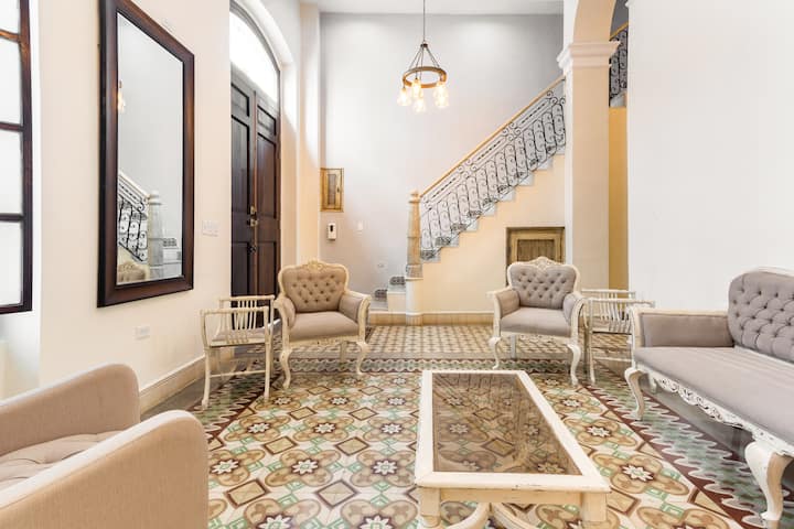 Old Havana Luxury House 7 Rooms + Pool & Wifi Free - Cuba