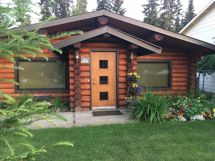 Lead Dog Cabin Will Make You Feel Right At Home! - Alaska