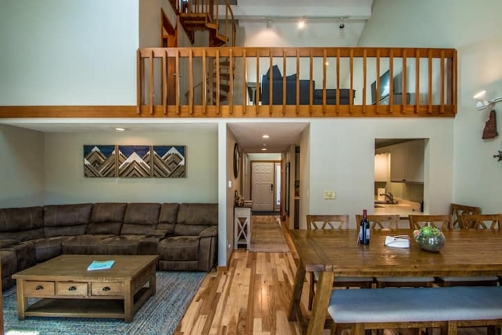 Gorgeous Townhouse in the heart of North Conway - Conway, NH