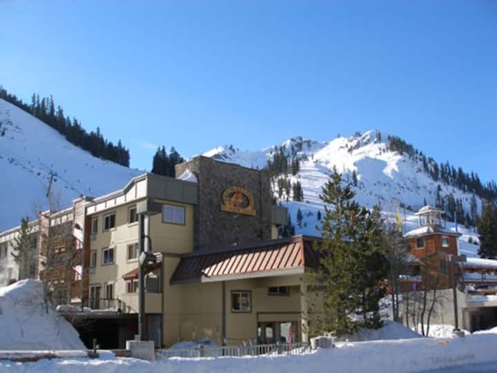 Luxury Condo in the village at Squaw Valley - Squaw Valley