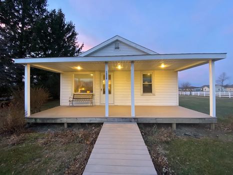 Chain O’ Lakes State Park, Albion airbnb, hotels and vacation rentals