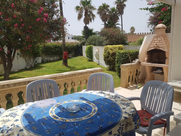 Maison à 20 Mètres De La Plage. - Tunisie