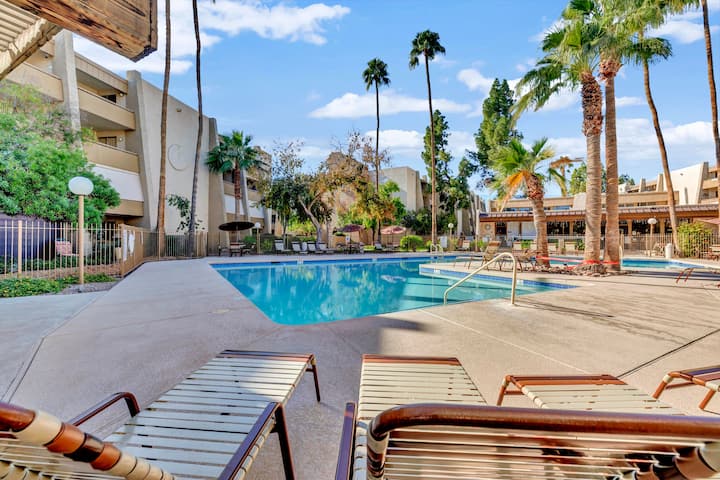 Lovely two bedroom apartment with pool! - Paradise Valley
