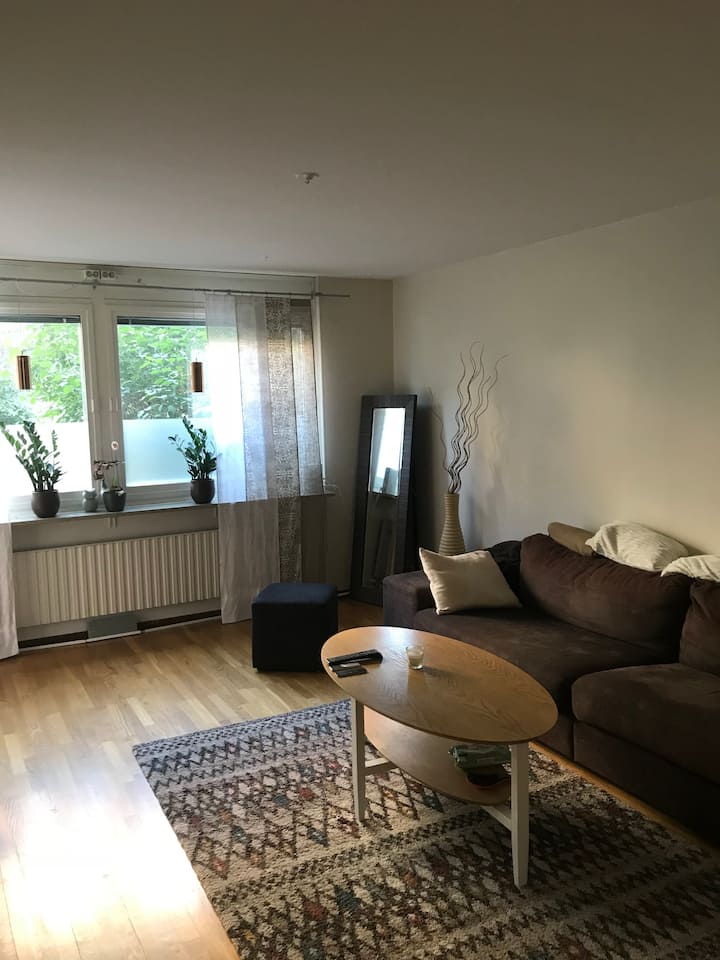 Two bedroom apartment with patio in Linnèstaden - Göteborg