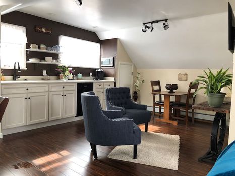 Laramie Vacation Rentals and Airbnb cozycozy