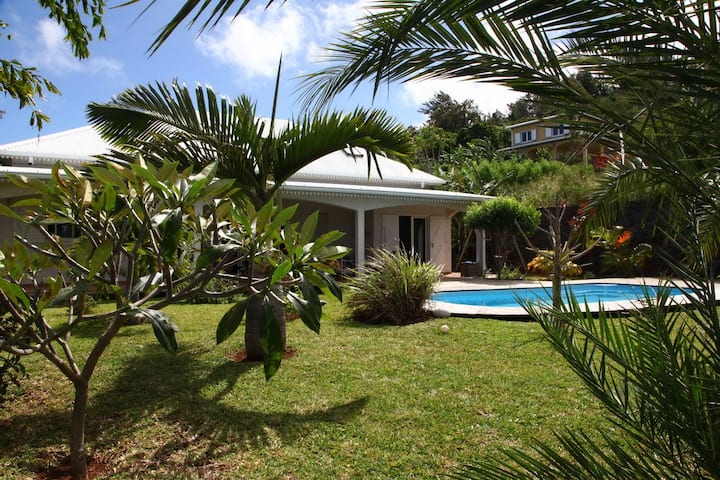 Villa Grd Standing Jardin Arboré Piscine Chauffée - La Réunion