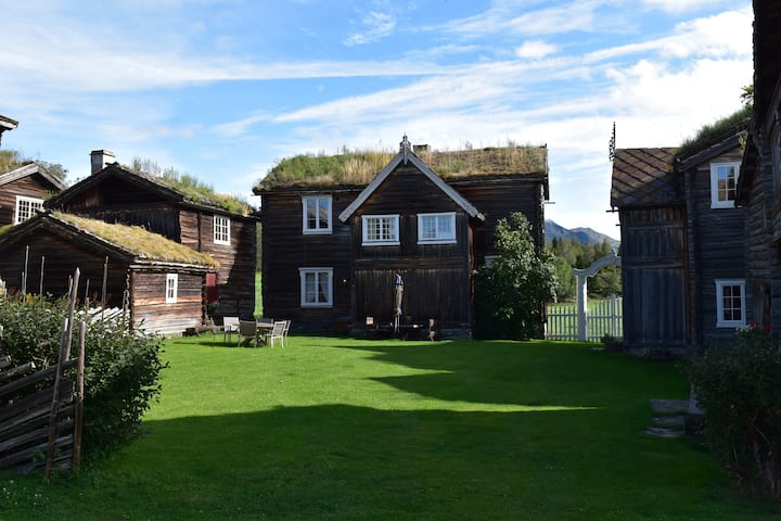 The historical farm Nigard Kvarberg - Norvège