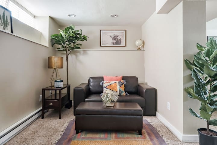 Updated Downtown Apartment In Baker With Off-street Parking - Denver, CO
