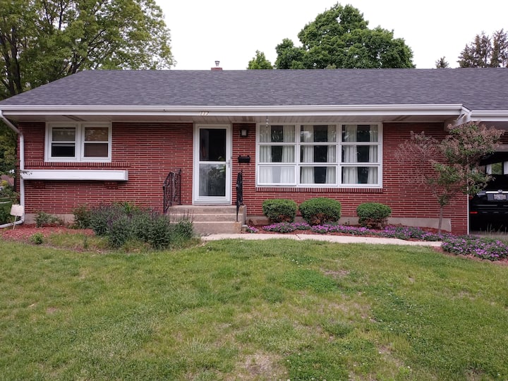 Cozy and Comfortable Full Basement - Rockford, IL