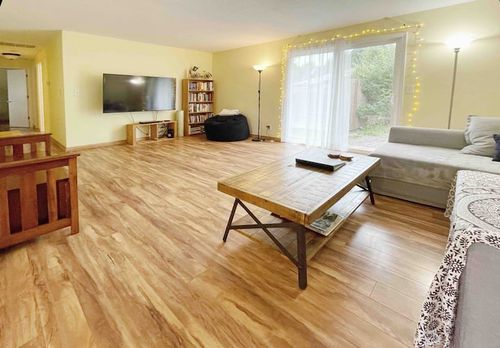 Oakridge Vacation Rentals and Airbnb cozycozy