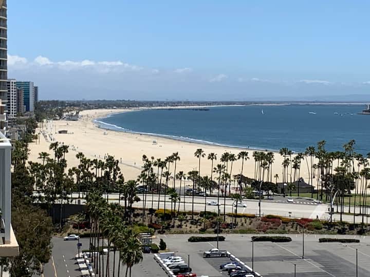 Ocean Views/Downtown/ConventionCenter/Chic Hi-Rise - Long Beach, CA