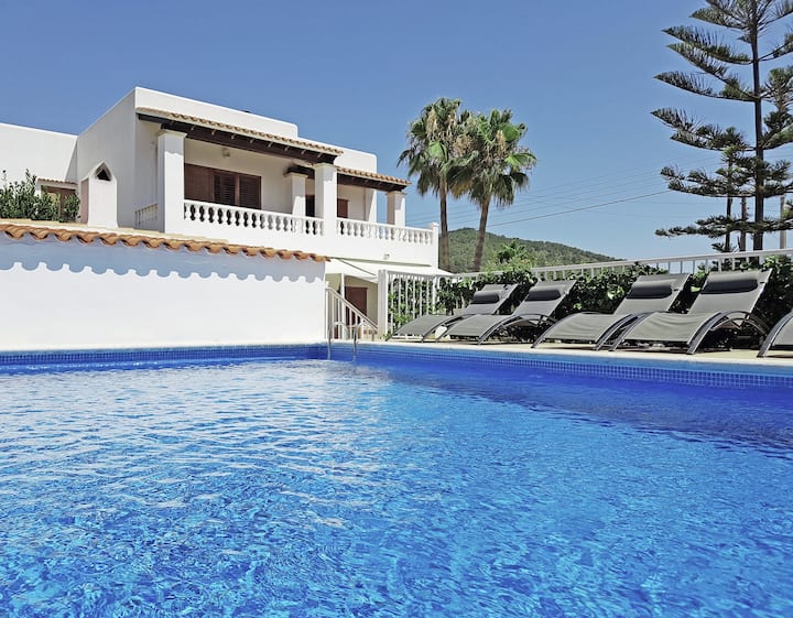 Villa Kiku Ibiza: Excellent Location And Value - Ibiza