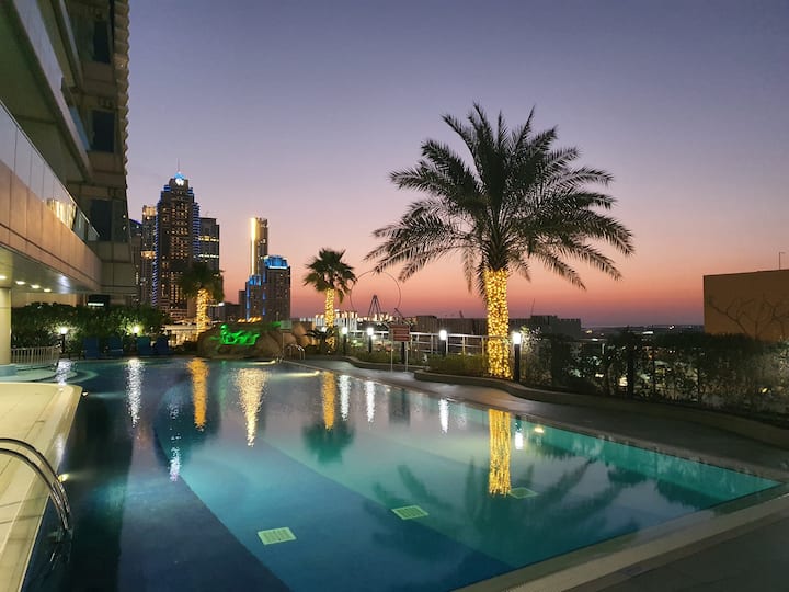 Chambre Avec Vue Mer Ds Apt De Luxe Ocean Heights - Dubai