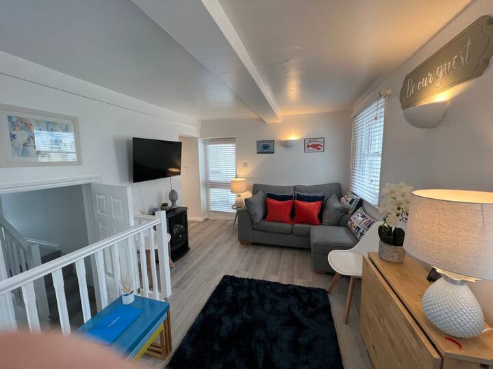 Fowey  Luxury Apartment with parking outside door - Fowey