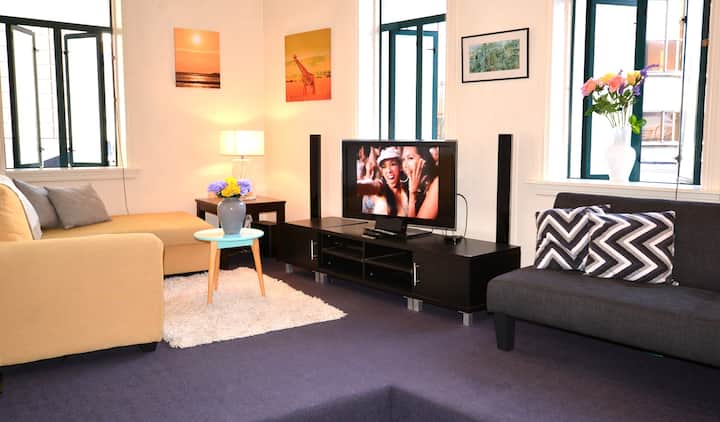 Sunny Central Large Cbd Apartment (V13) - Wellington