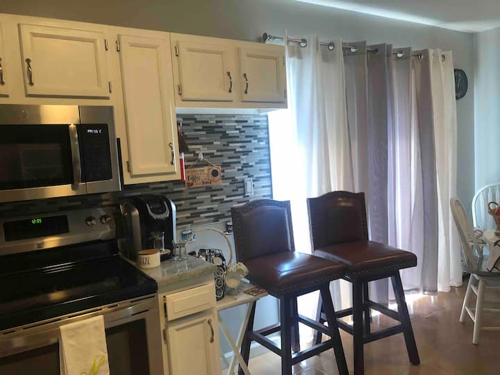 2 bedroom apartment minutes away from everything - Grafton, MA