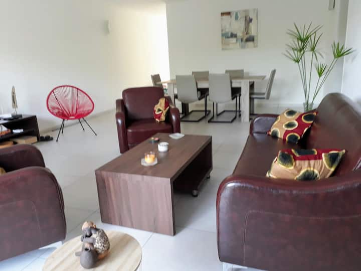 Appartement  Confortable de 2 Ch Batterie 4 - Libreville