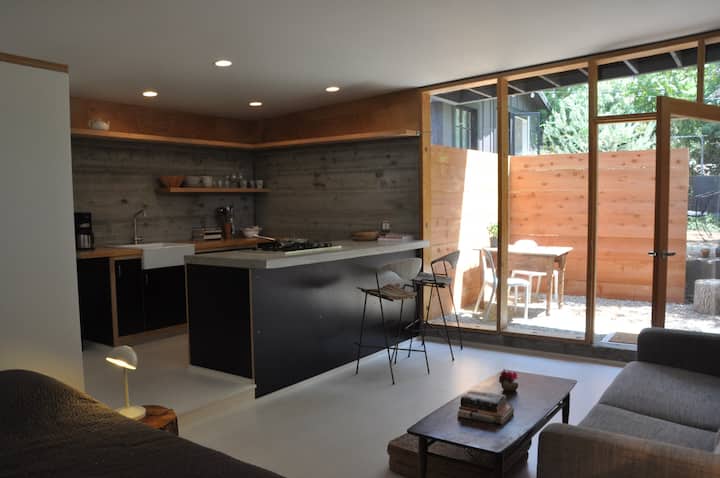Cozy Modern Guest House Echo Park - Arcadia, CA