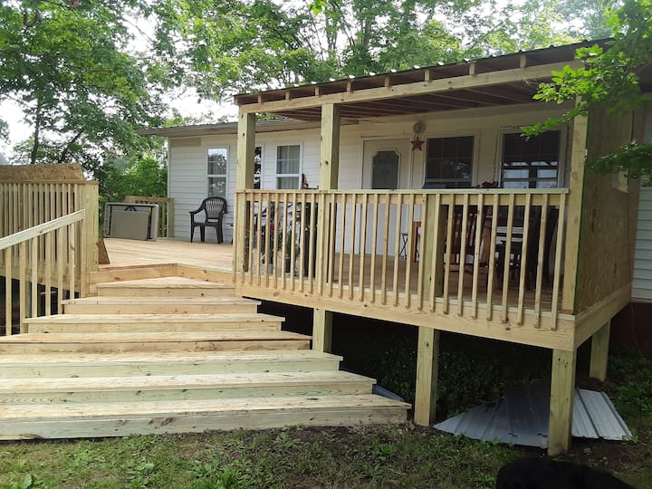 Private 1BR APT farmhouse,   music no cleaning fee - Center Hill Lake, TN