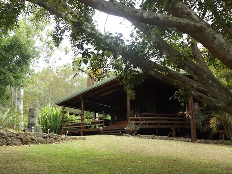 Tinaroo Holiday Rentals & Airbnb COZYCOZY