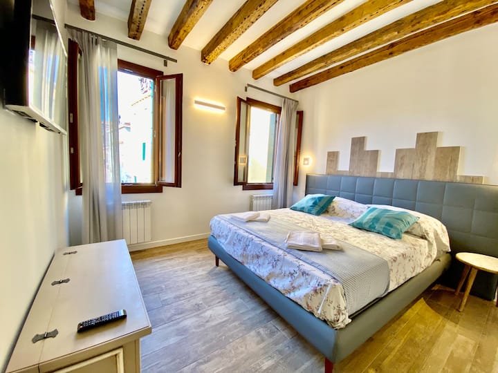SuiteHouse 5 new apartment wi fi Venice canal view - Venice
