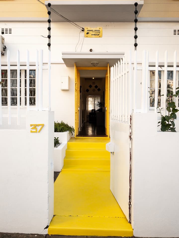 One Way Yellow | Boutique Guesthouse - Maputo
