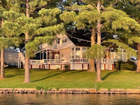 Pine Creek Lake, Valliant airbnb, hotels and vacation rentals