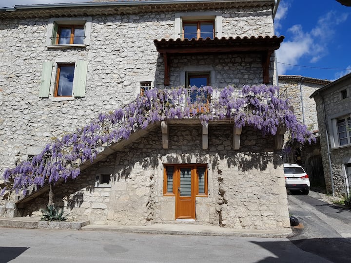 Gîte en pierre Ardèche méridionale - Balazuc