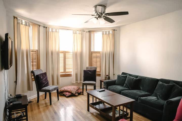 Bright Condo Lincoln Park/wrigley/depaul +Parking! - Chicago, IL