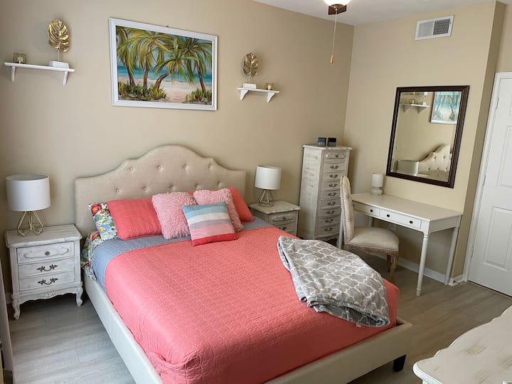 Avalon At Clearwater 2 Bedrooms Luxury Condo - Clearwater, FL