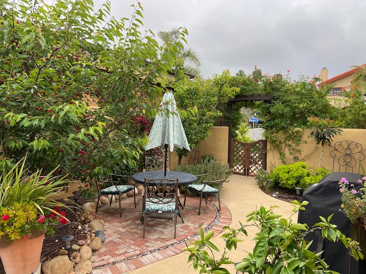 Lovely Guesthouse in garden setting - La Mesa
