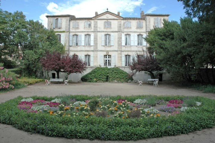 Château De La Condamine - Proche Uzès - Gard