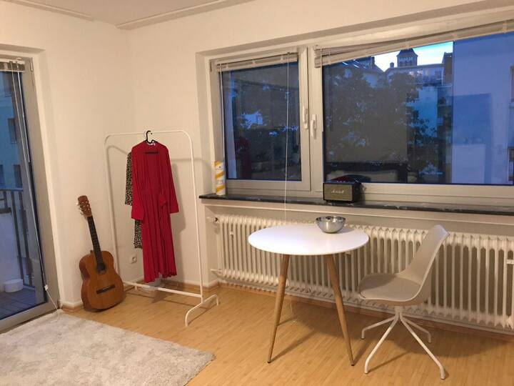 Lovely Bright Apartment in Nordend - Frankfurt