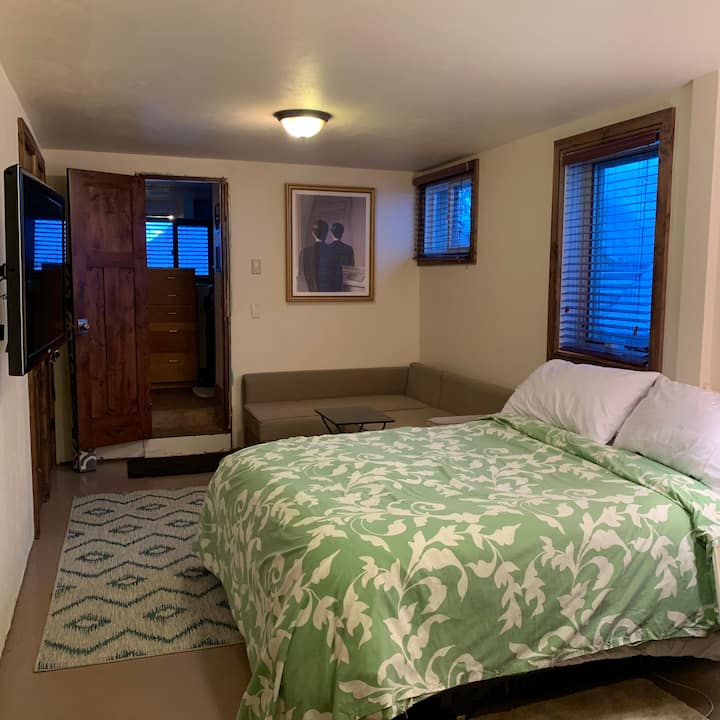 Private Comfy Room, Separate Entrance, East Aspen - Aspen