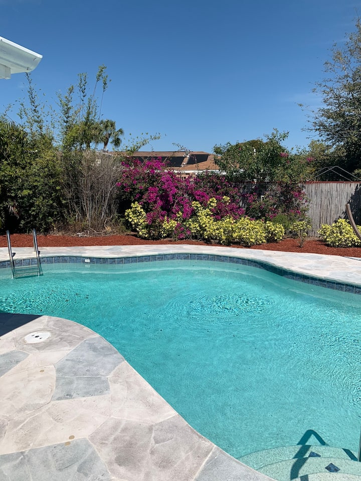 Beachy One Bedroom Share with pool! - Naples, FL