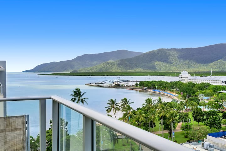 (124) Penthouse Esplanade Views @ Hotel Style Room - Cairns