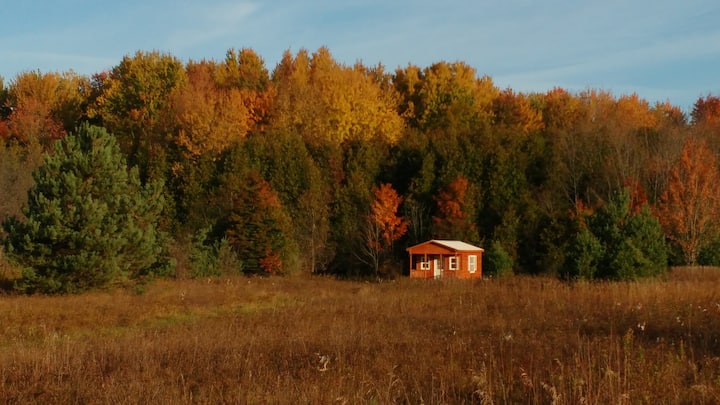 Bee Keeper's Cabin - a very private retreat - Bowmanville