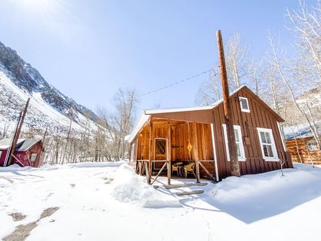 CA Cabins Best prices on Cozycozy