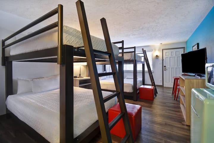 Exp Lodge Double Queen Bunk Beds-Main St/Pet Friendly/Outdoor Heated Pool - Moab