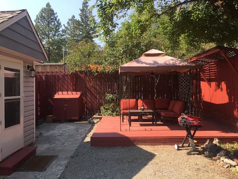 Lillooet Vacation Rentals and Airbnb cozycozy