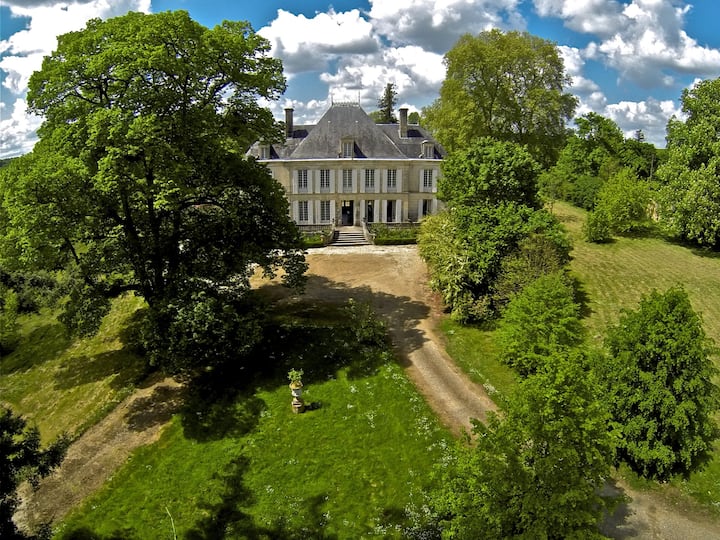 Small Chateau ***, Pool, Private Estate - Charente-Maritime