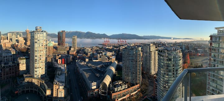 1400 Sqft Sub-penthouse With Picturesque Views - Vancouver