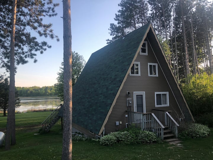 A Perfect Little Lake House - Gresham, WI