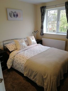 NewcastleunderLyme Bed and Breakfasts at the Best Price cozycozy