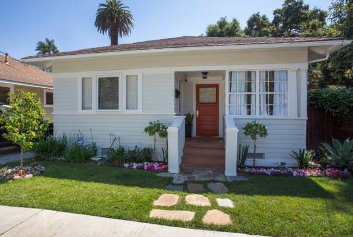 Downtown Cottage W Jacuzzi, 3 Blocks From State St - Santa Barbara