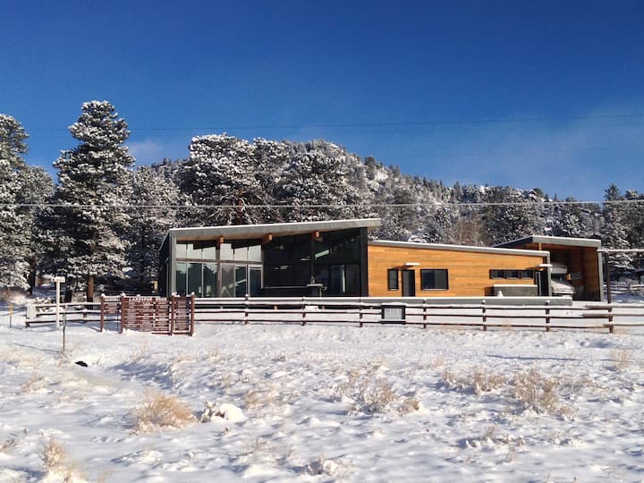 Modern Rocky Mountain Cabin - DUTCH Hospitality - Estes Park