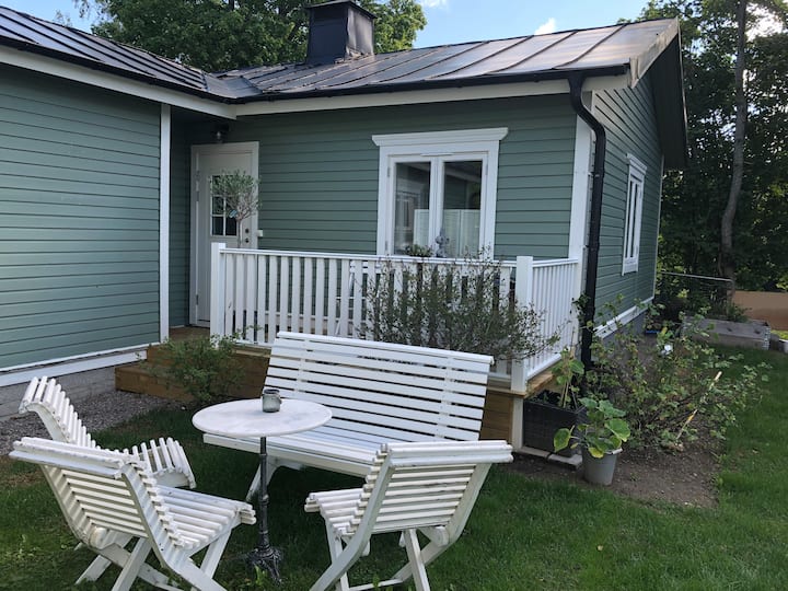 Lovely little house with garden 15 min from center - Järfälla