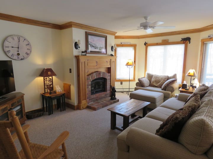 Great Family Getaway! Jay Peak Ski-in/out Condo. - Vermont