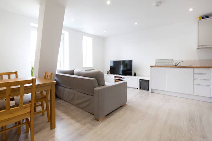 2 Bed Flat with roof garden, central Aylesbury - Aylesbury