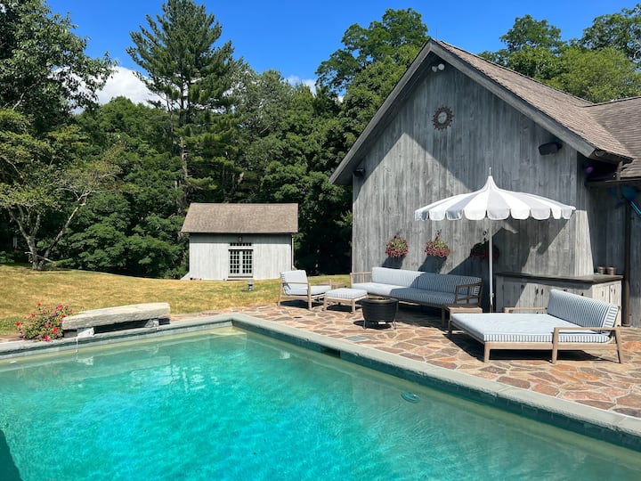 Luxury Compound, Pool, Gym, Tree House, Game Barn - Connecticut